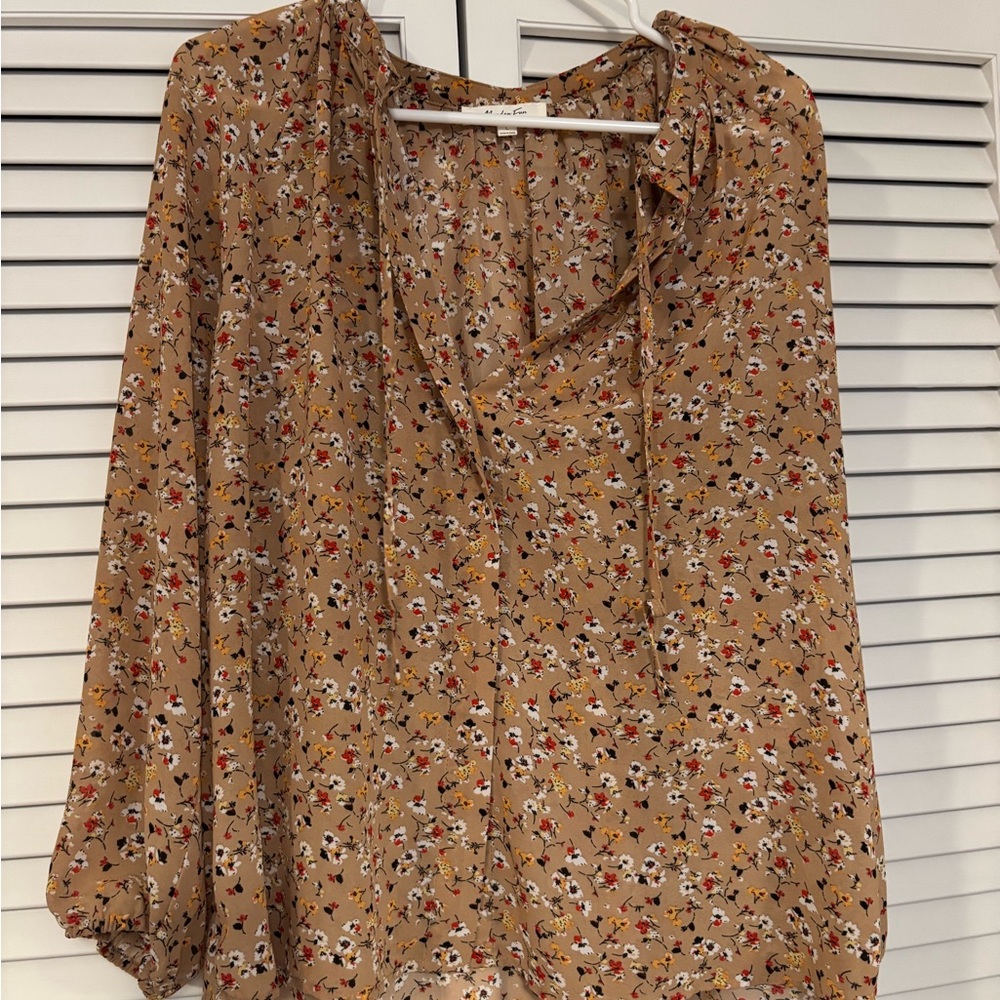 Chic Floral Women's Blouse - Tan